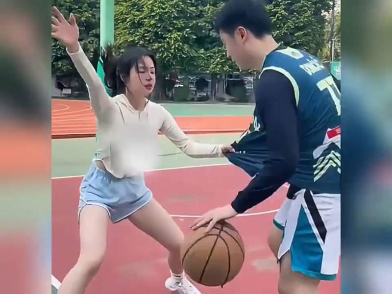 一个妈妈的女儿2016哪里有完整版