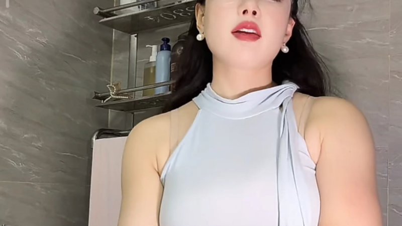 初婚少女全集在线看期待明天