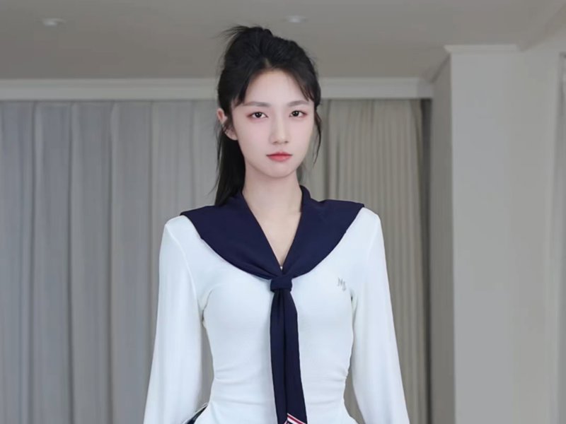 隔壁家的女孩面朝大海