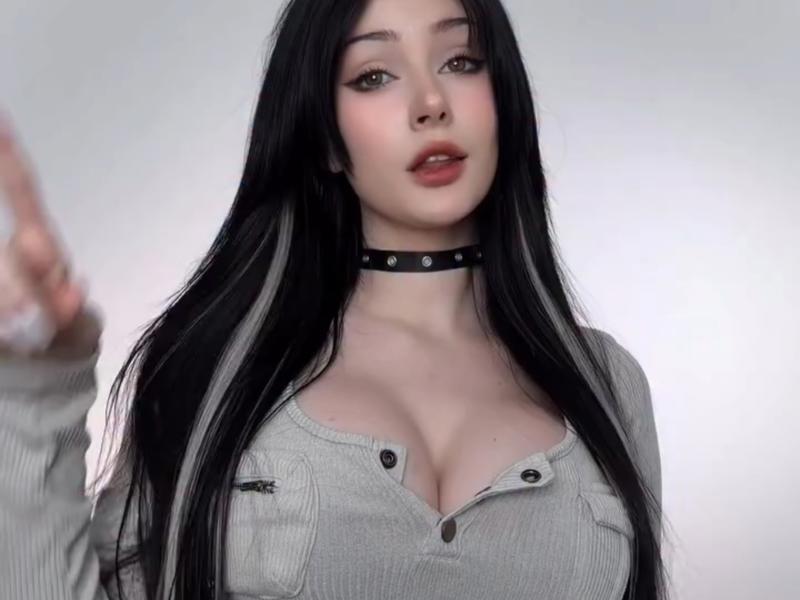 大胸美女风雨欲来