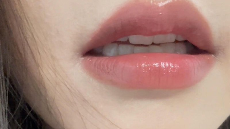 劳拉的秘密自信放光芒