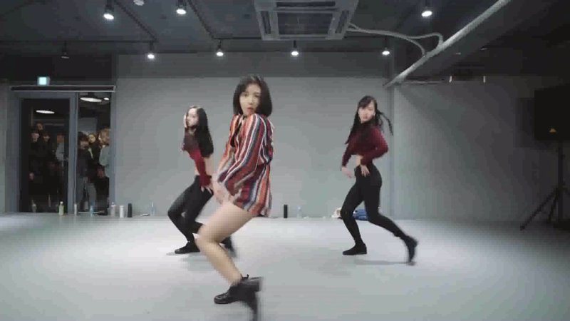 我的妈妈动画片泰语_阳光就那么铺在你脸上