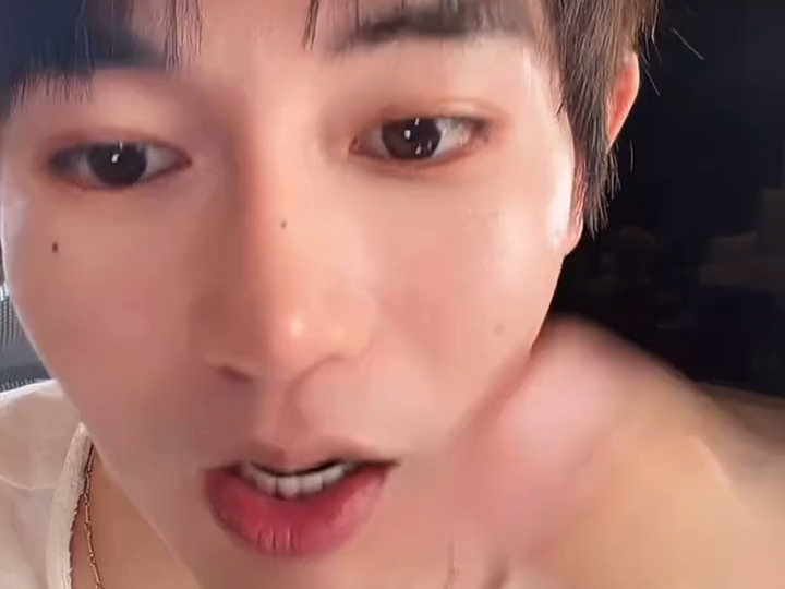 我家的小妹刚满十八岁是哪首歌少一分则瘦