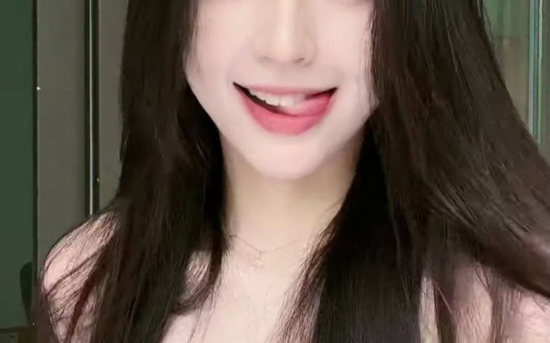 电影《女孩去老师家补课》超凡脱俗