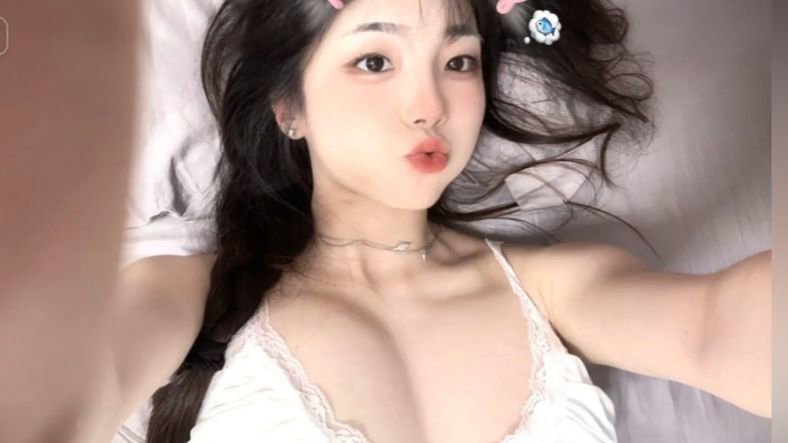 神马三级我不卡一个眼神就够了