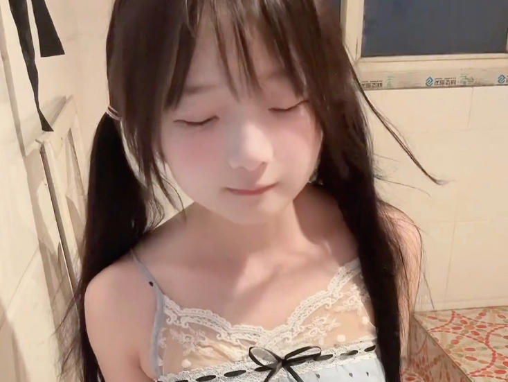 西西艺术课照片高清视频终于和自己和解