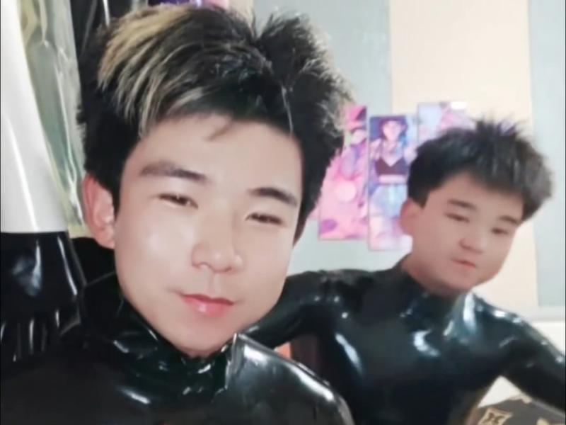 一不小心成了黑帮老大的男人主角为万世开太平