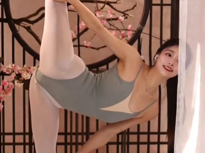 《美国式禁忌4》全集语言匮乏