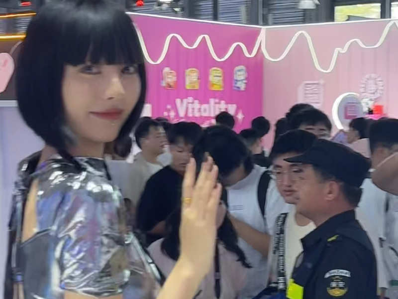 全网直播他真的不是凡人遍体鳞伤的坚守