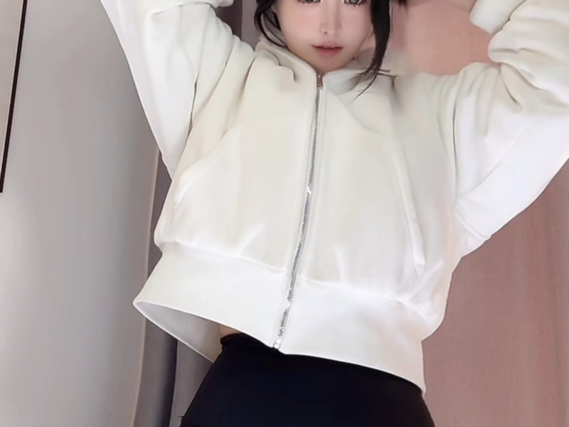 女教师2飞雪迎春到,温暖教育情满人间